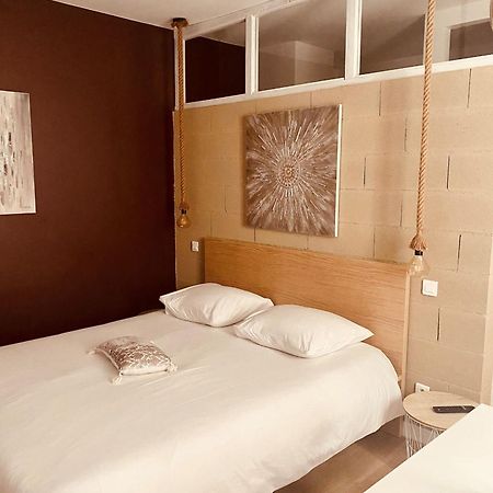 Suite 24 Appart'Hotel-3 Etoiles لو كروسو الغرفة الصورة